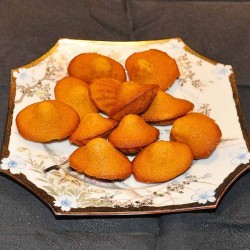 De små orange madeleinerna - delikatessbutik på nätet