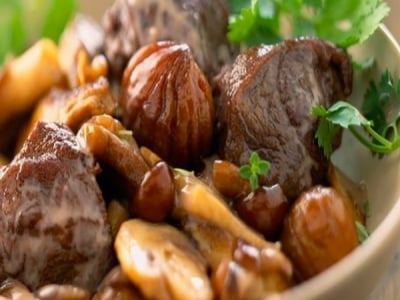 Pork stir-fry with beer and chestnuts